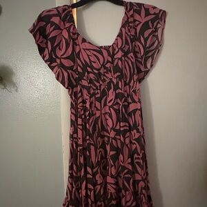 Elegant Pink and Black Leaf Pattern Dress